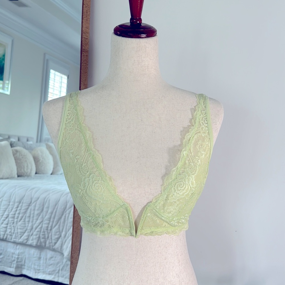 ByNV top bra green